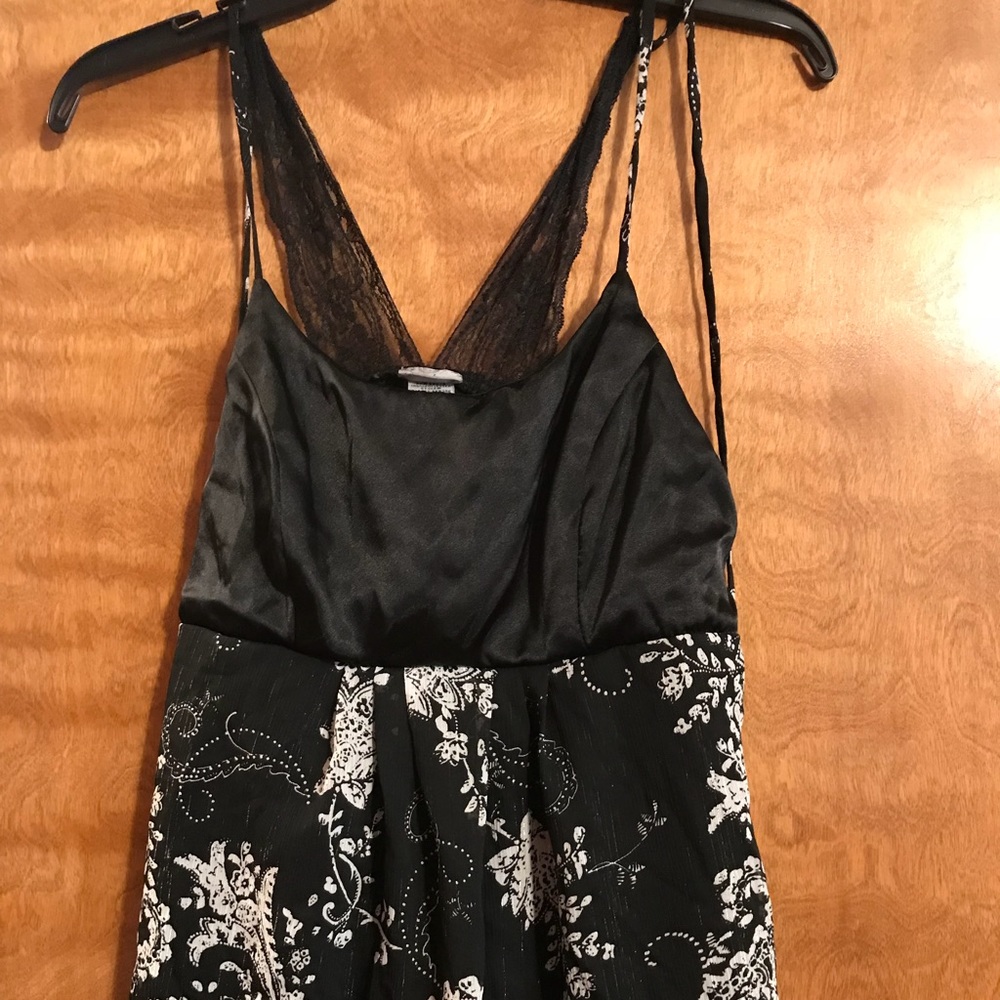 Buckle Daytrip dressy black lace tank top